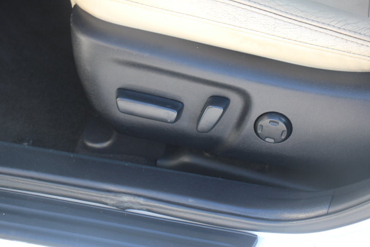 Used 2014 Toyota Avalon XLE Touring FWD image 11