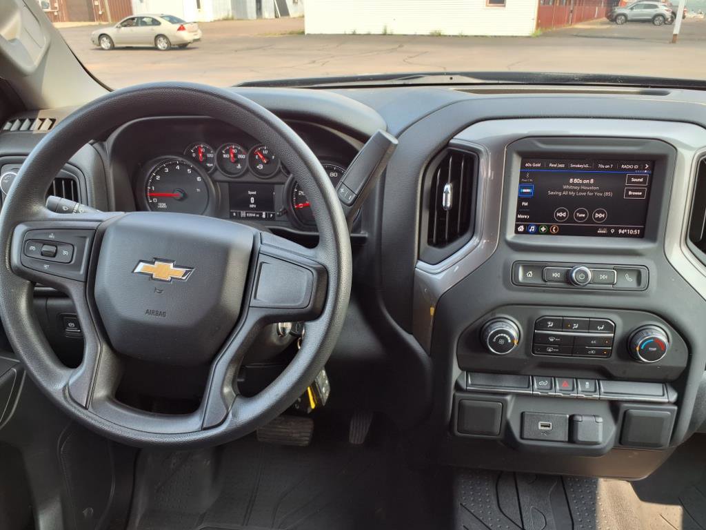 Used 2020 Chevrolet Silverado 1500 Custom w/ Custom Value Package AWD/4WD image 17