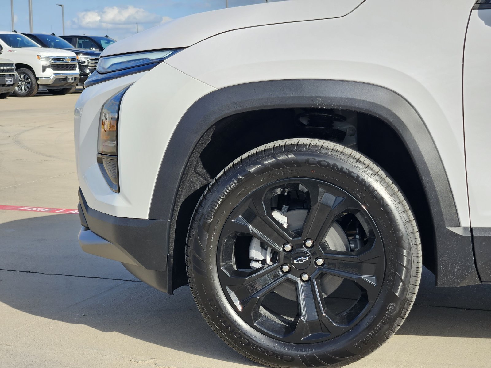New 2027 Chevrolet Equinox LT w/ Convenience Package II FWD image 11