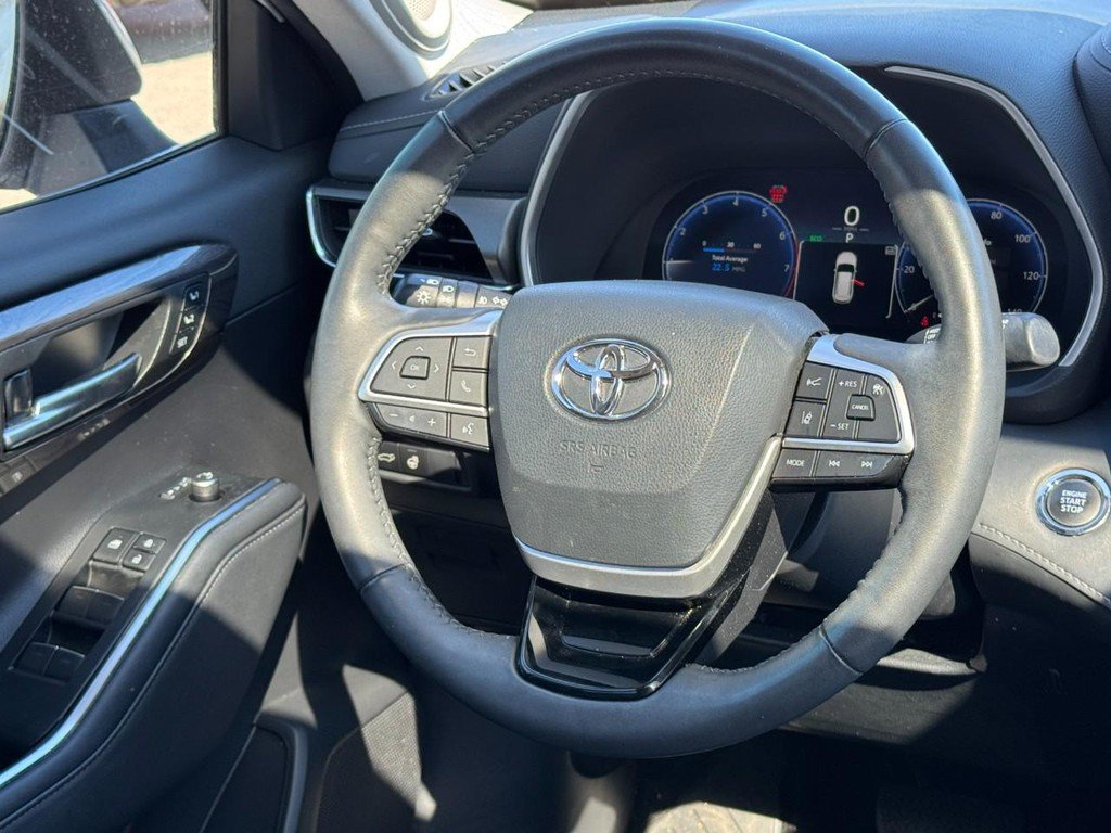 Used 2023 Toyota Highlander Limited AWD/4WD image 15
