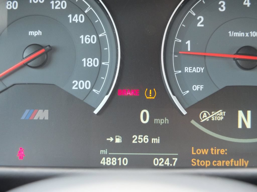 Used 2018 BMW M4 Coupe w/ Competition Package RWD image 30