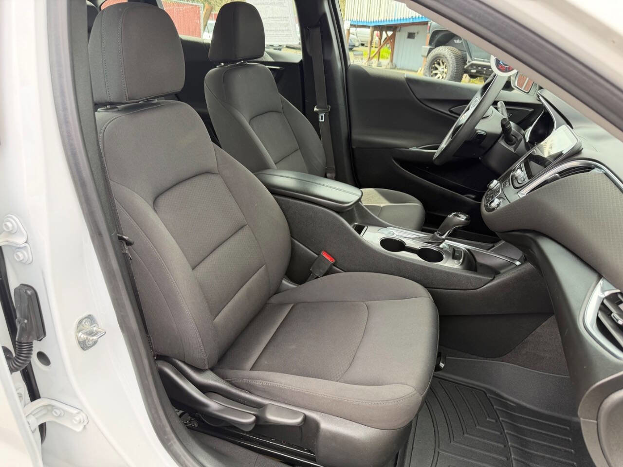 Used 2020 Chevrolet Malibu LT image 27