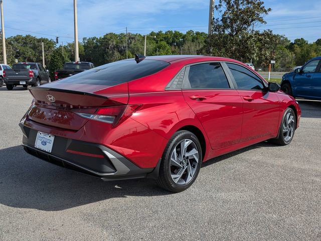 Used 2025 Hyundai Elantra Sport FWD image 4