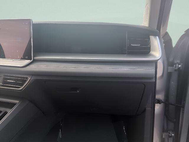 New 2025 Volkswagen Tiguan SE image 24