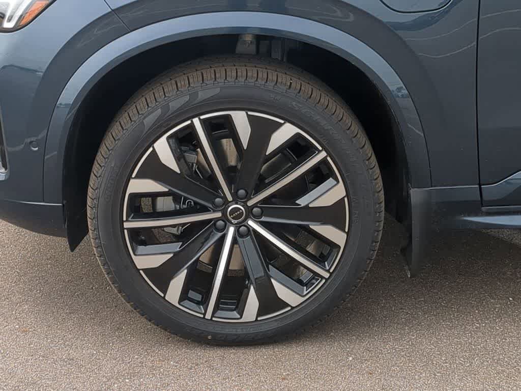 New 2026 Volvo XC90 T8 Ultra w/ Protection Package Premier AWD/4WD image 13