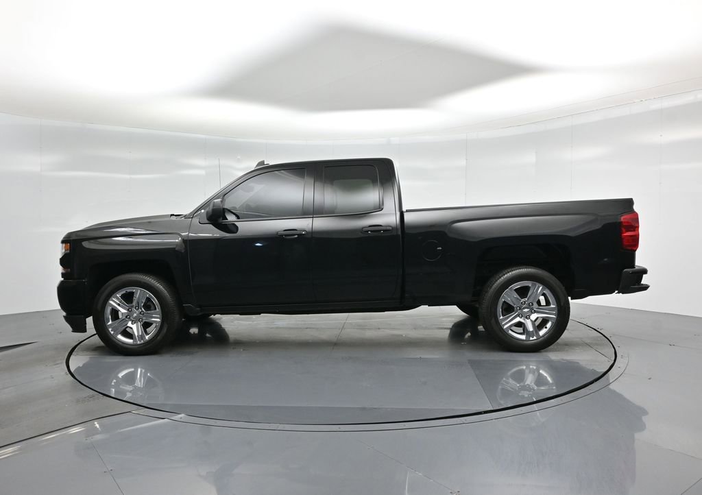 Used 2018 Chevrolet Silverado 1500 Custom w/ Custom Value Package image 23