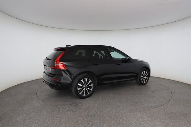 Used 2023 Volvo XC60 B5 Plus image 20
