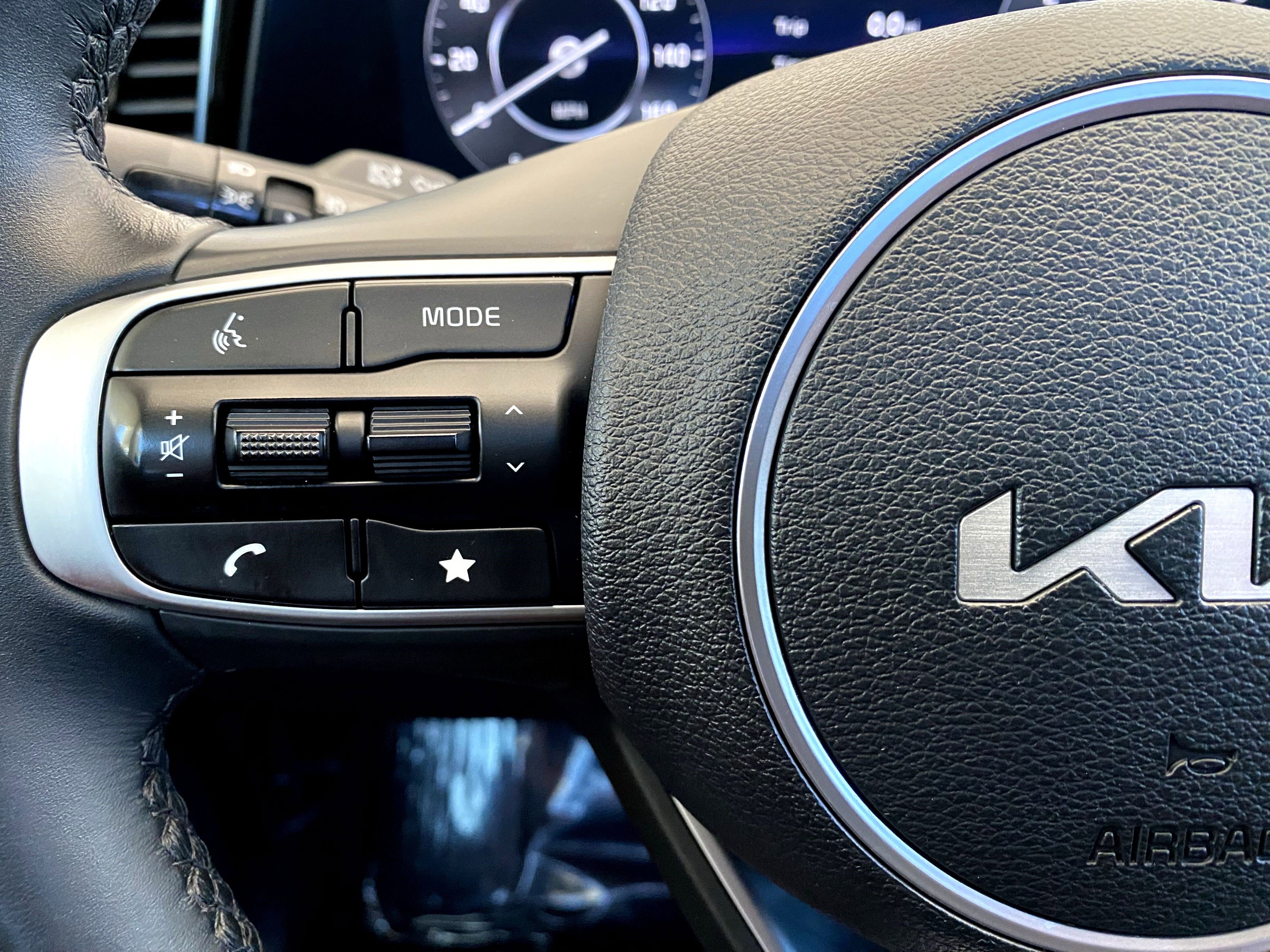 Used 2024 Kia Sportage SX image 6