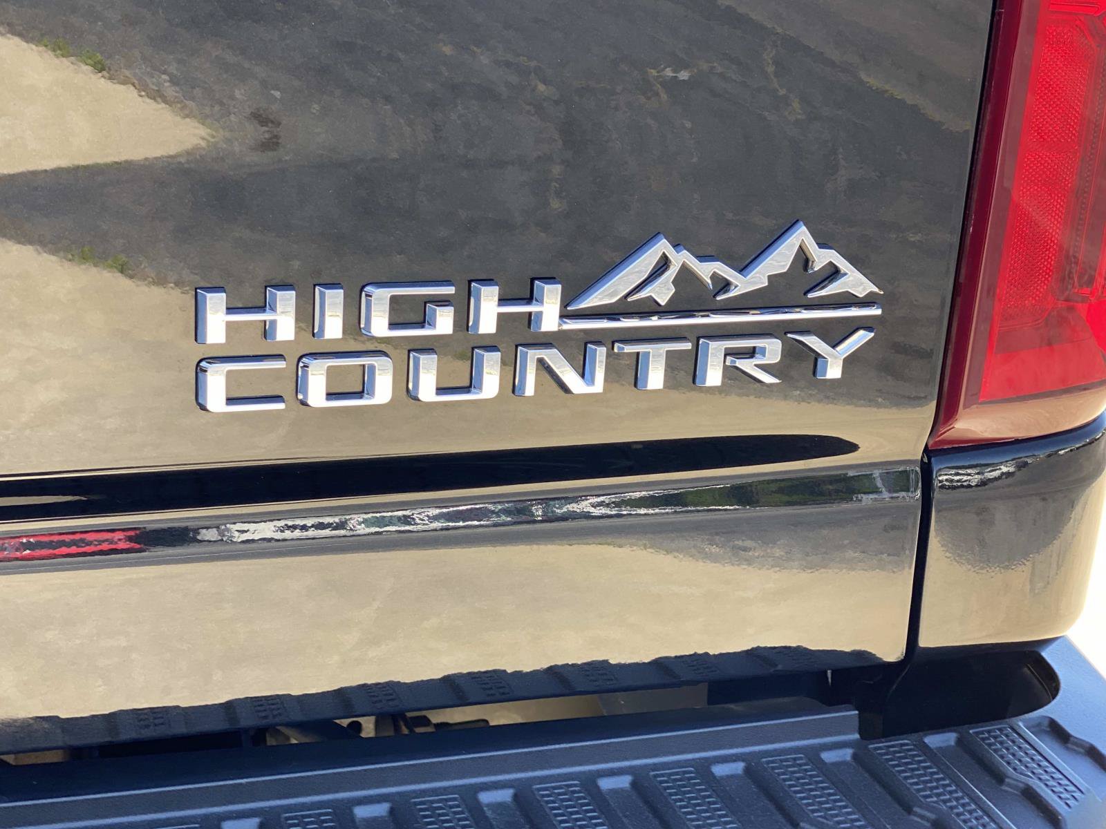 Used 2023 Chevrolet Silverado 3500 High Country AWD/4WD image 7