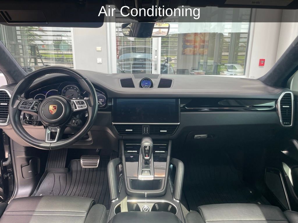 Used 2020 Porsche Cayenne Turbo image 23