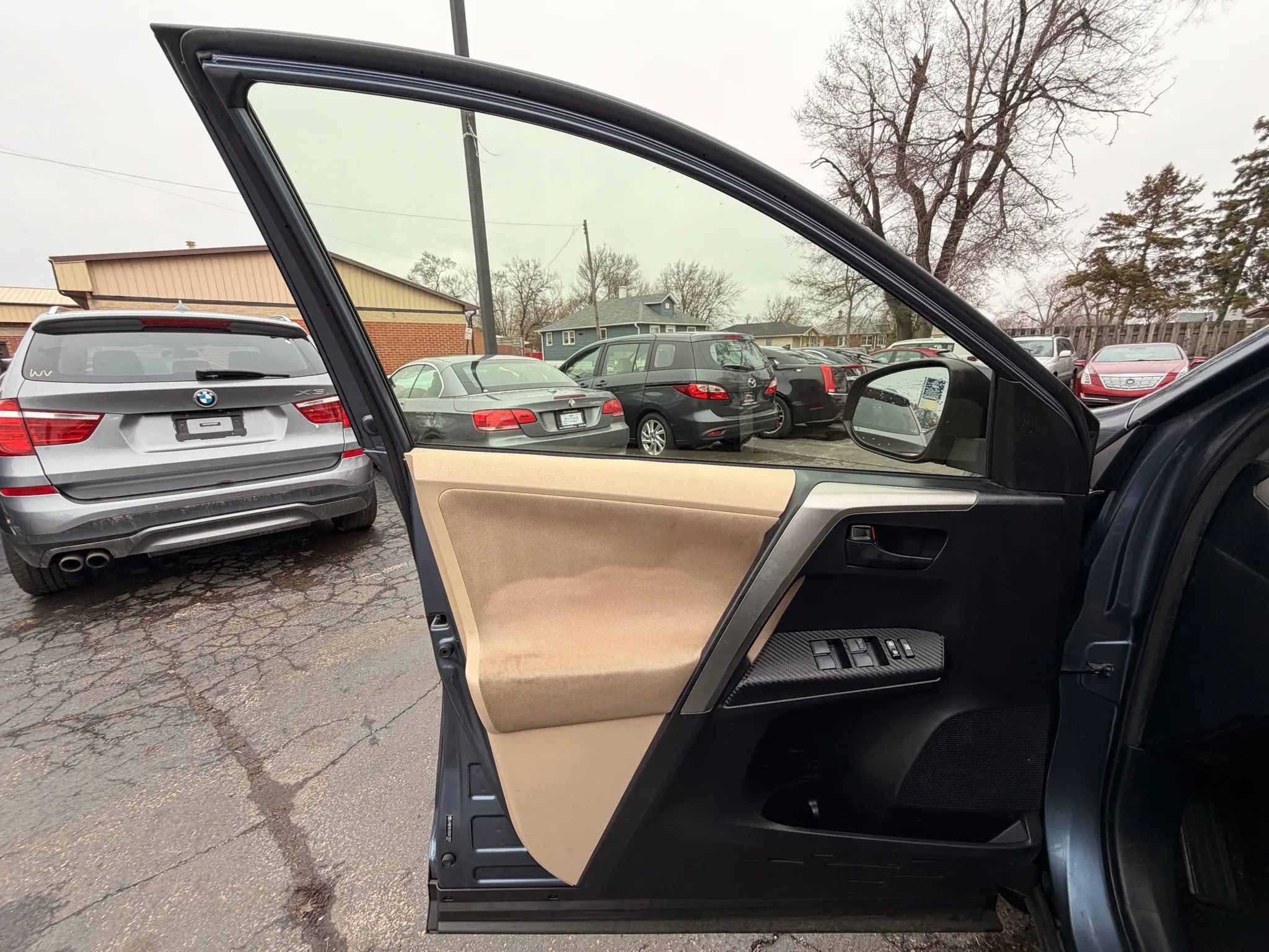 Used 2013 Toyota RAV4 LE image 11