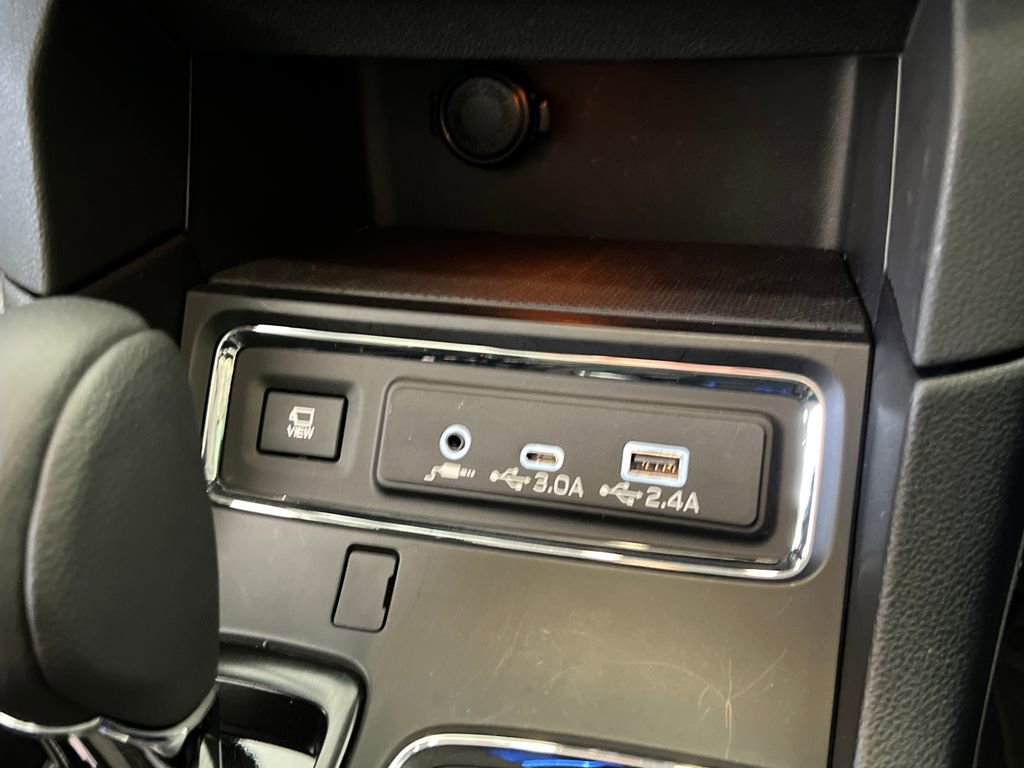 Certified 2025 Subaru Ascent Bronze Edition w/ Popular Package #2 image 31