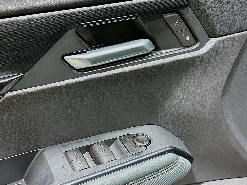 Used 2026 GMC Acadia AT4 w/ Luxury Package image 18