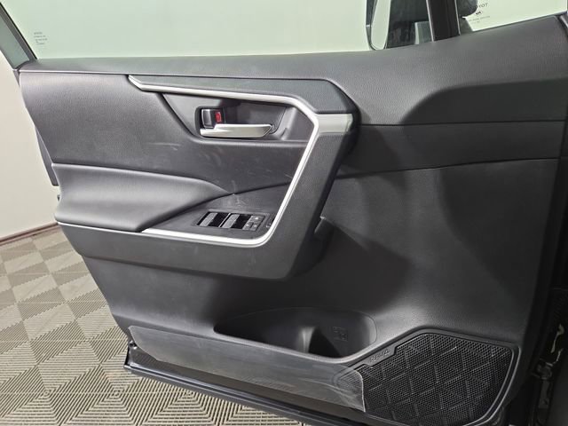 New 2025 Toyota RAV4 XLE image 31