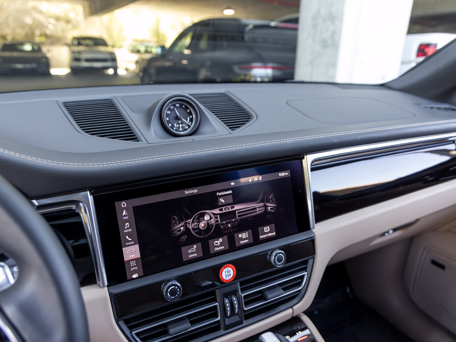 Certified 2026 Porsche Macan AWD/4WD image 36