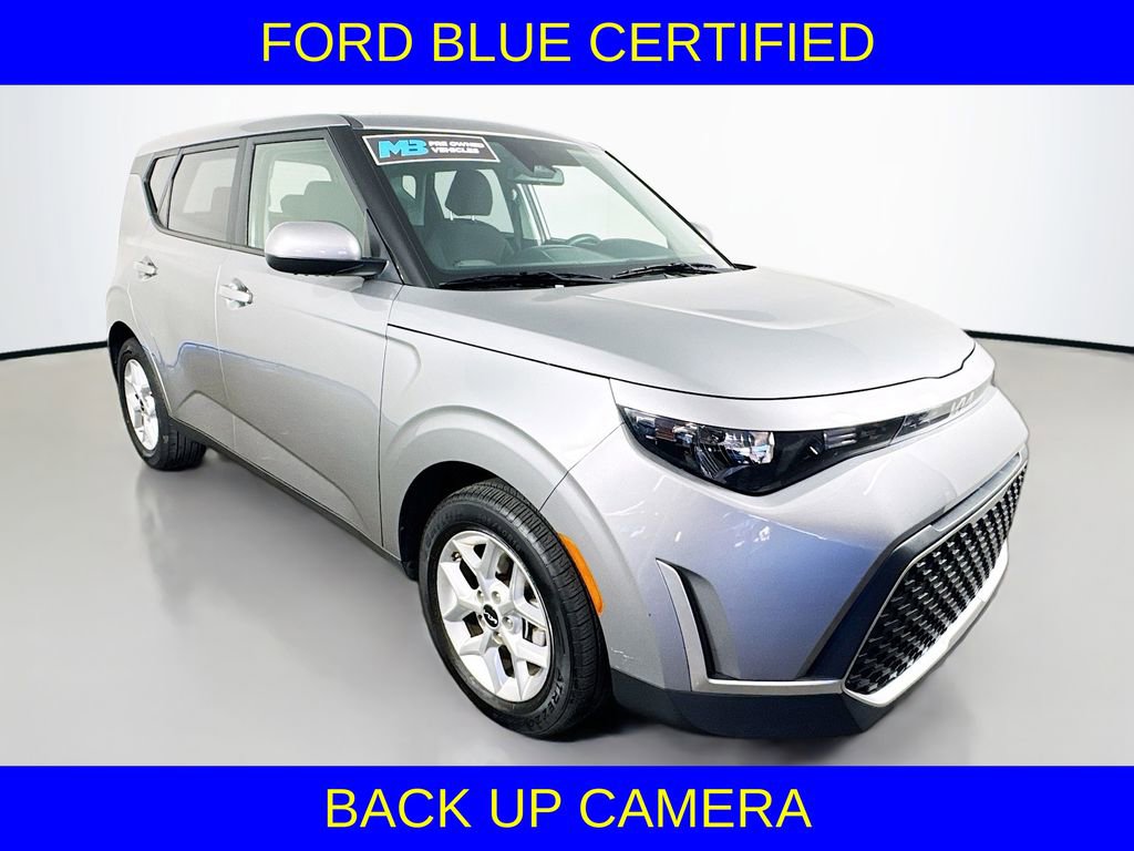 Used 2025 Kia Soul LX w/ LX Technology Package image 3