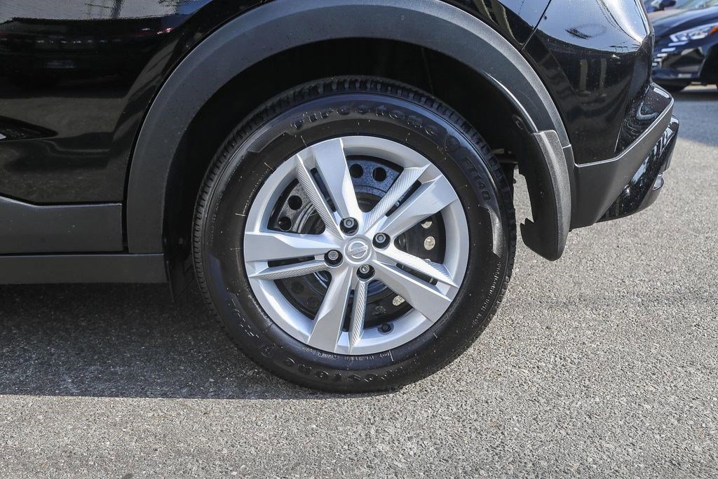 New 2025 Nissan Kicks Play S FWD image 9