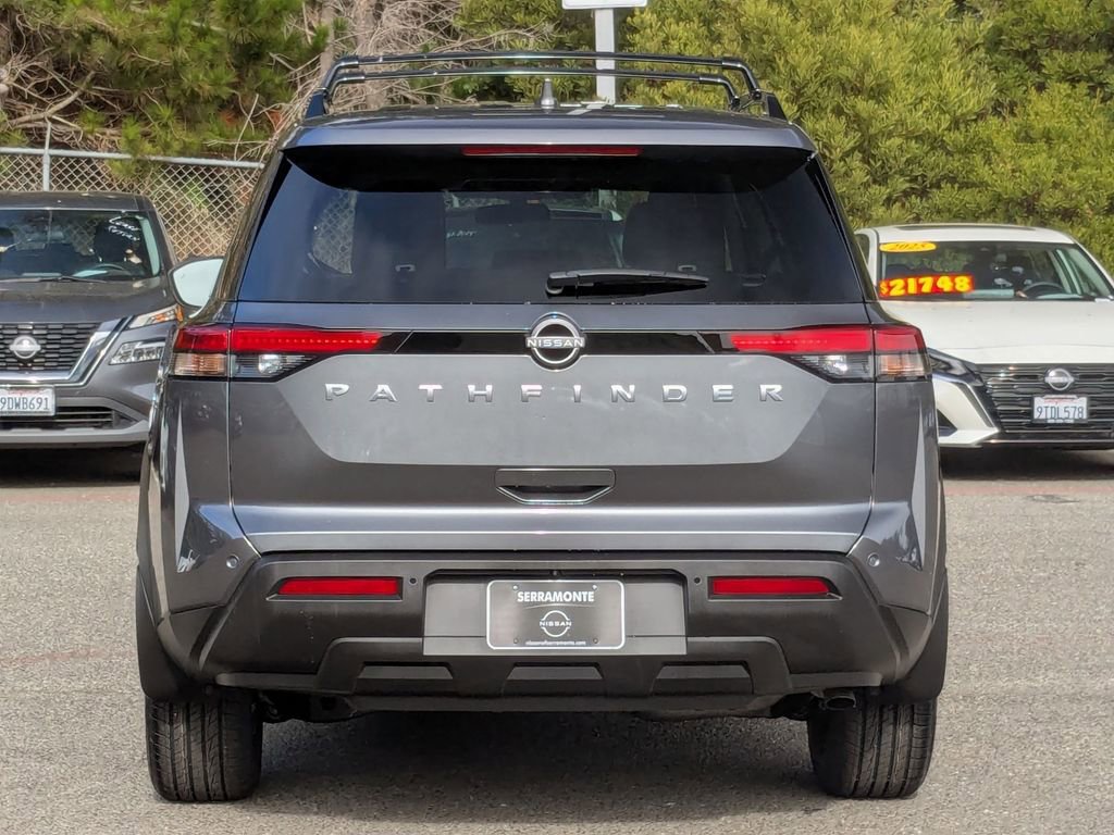 New 2025 Nissan Pathfinder SV image 6