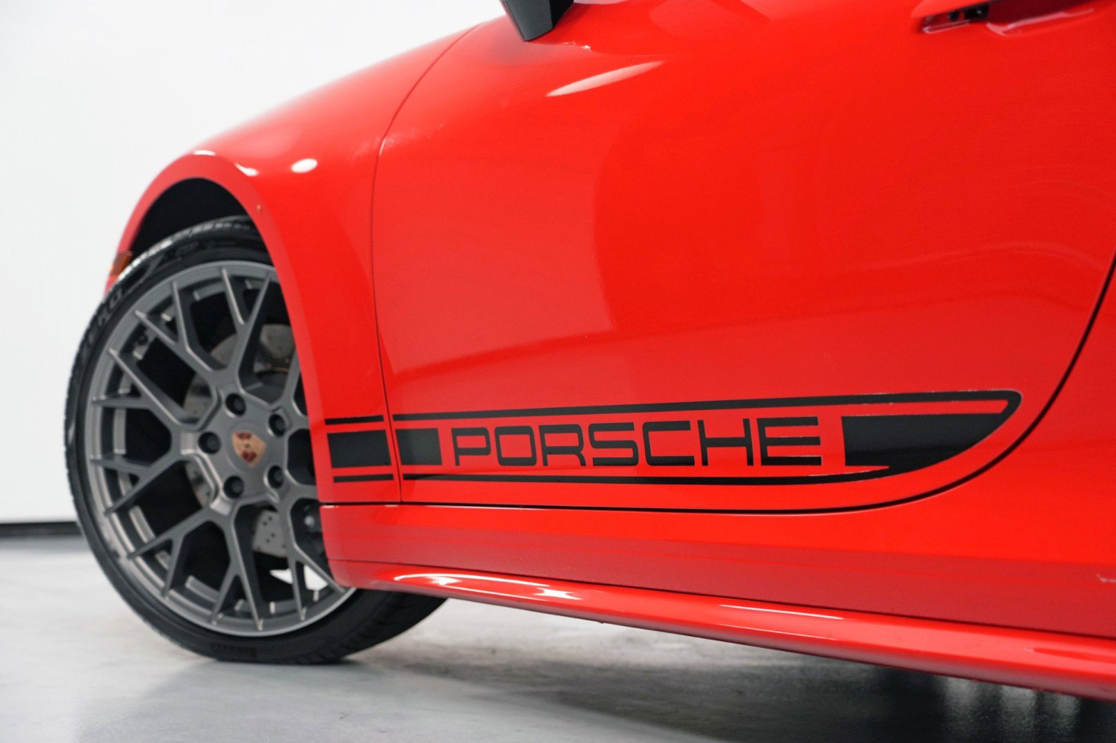 Used 2025 Porsche 911 Carrera RWD image 59