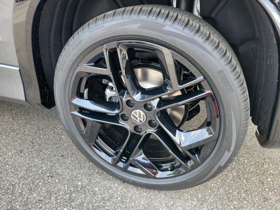 New 2026 Volkswagen Tiguan SE R-Line FWD image 25