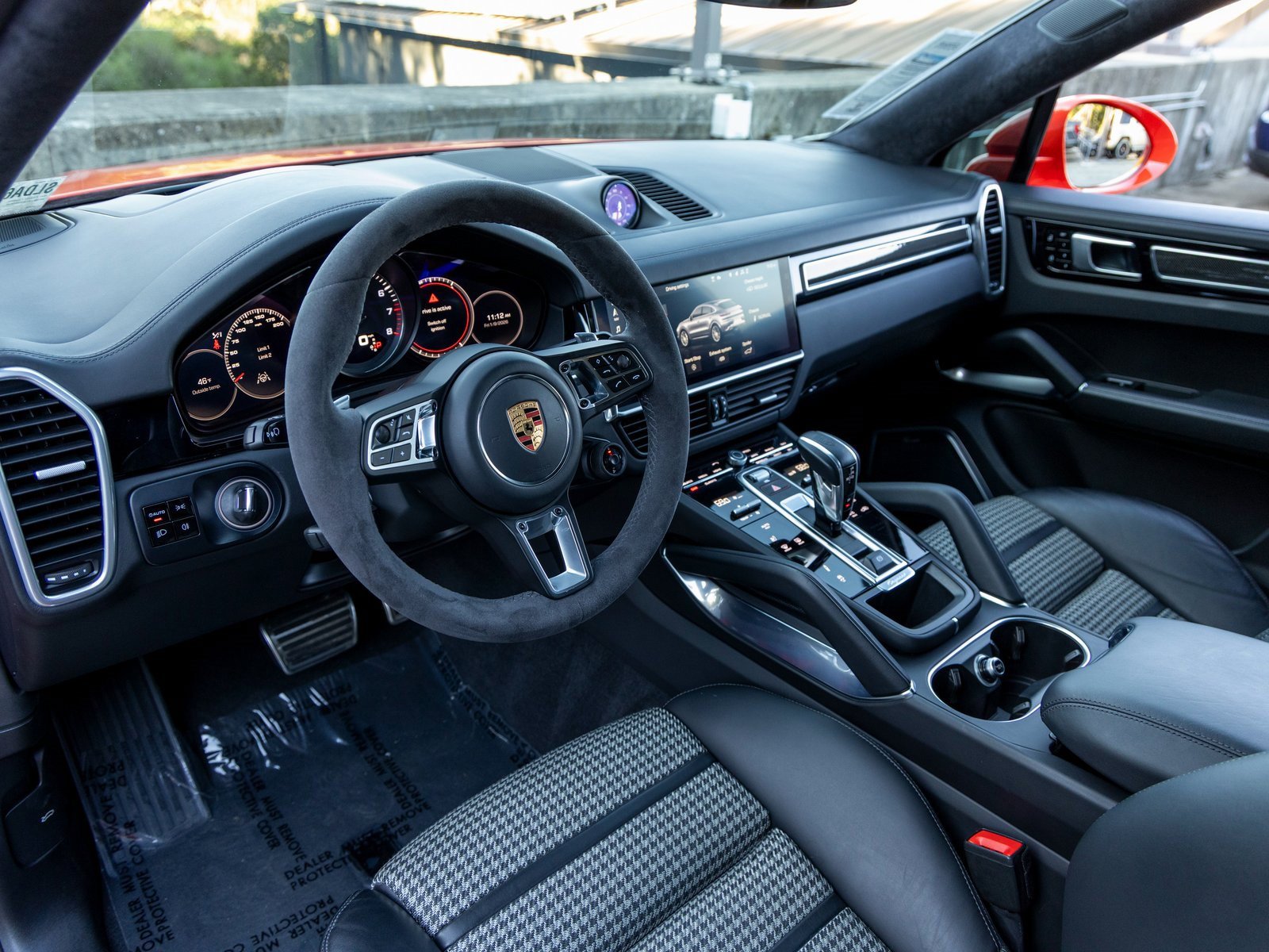 Certified 2020 Porsche Cayenne Turbo image 4