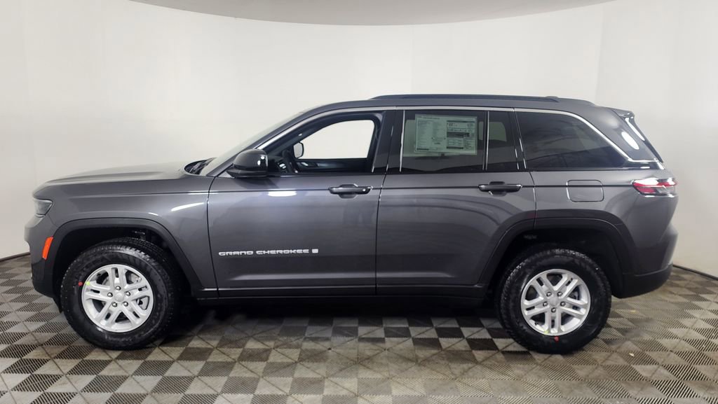New 2025 Jeep Grand Cherokee Laredo w/ Luxury Tech Group I image 4