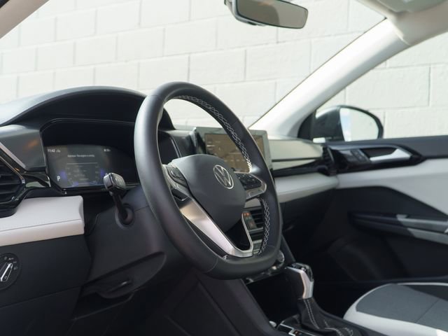 Used 2025 Volkswagen Taos S image 4