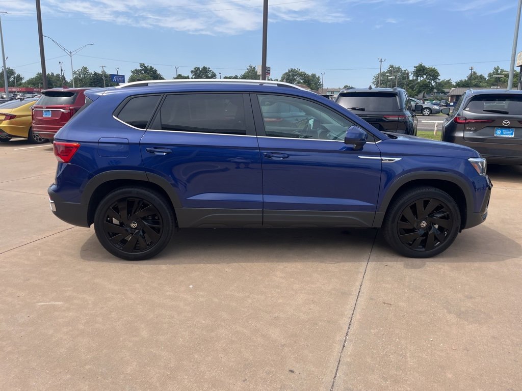 Used 2024 Volkswagen Taos SE image 4