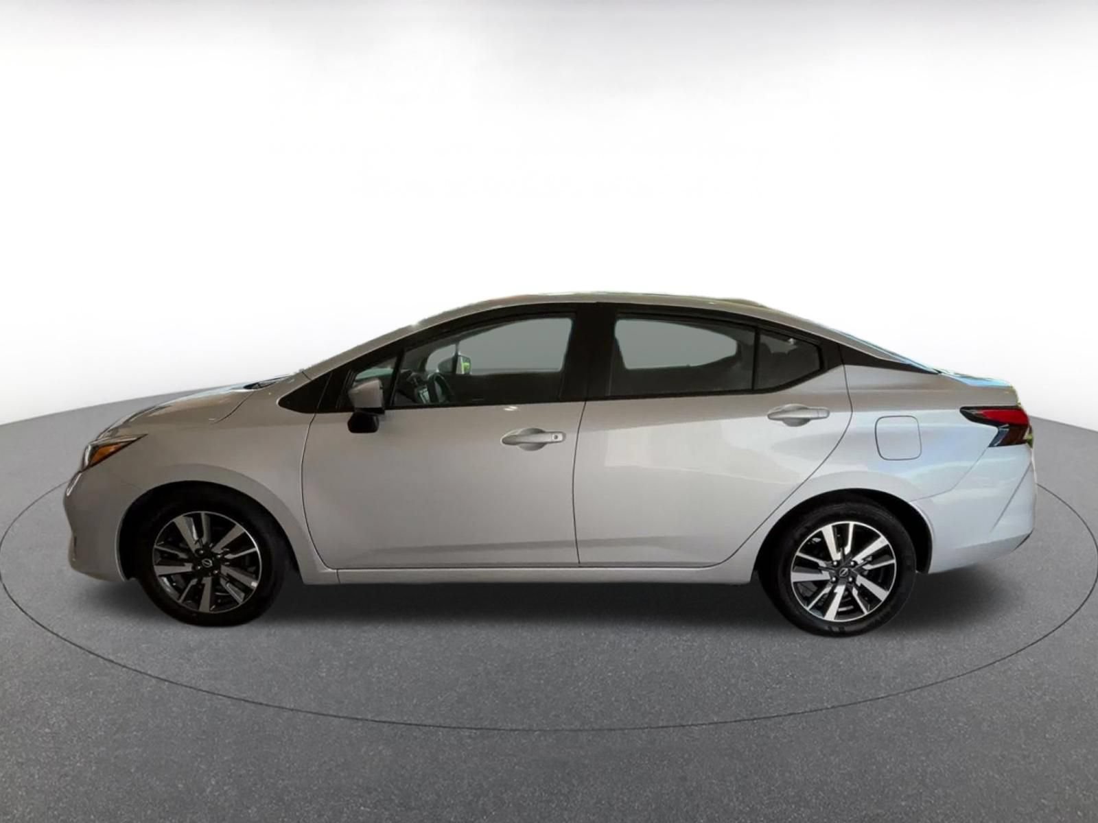 Used 2025 Nissan Versa SV FWD image 8