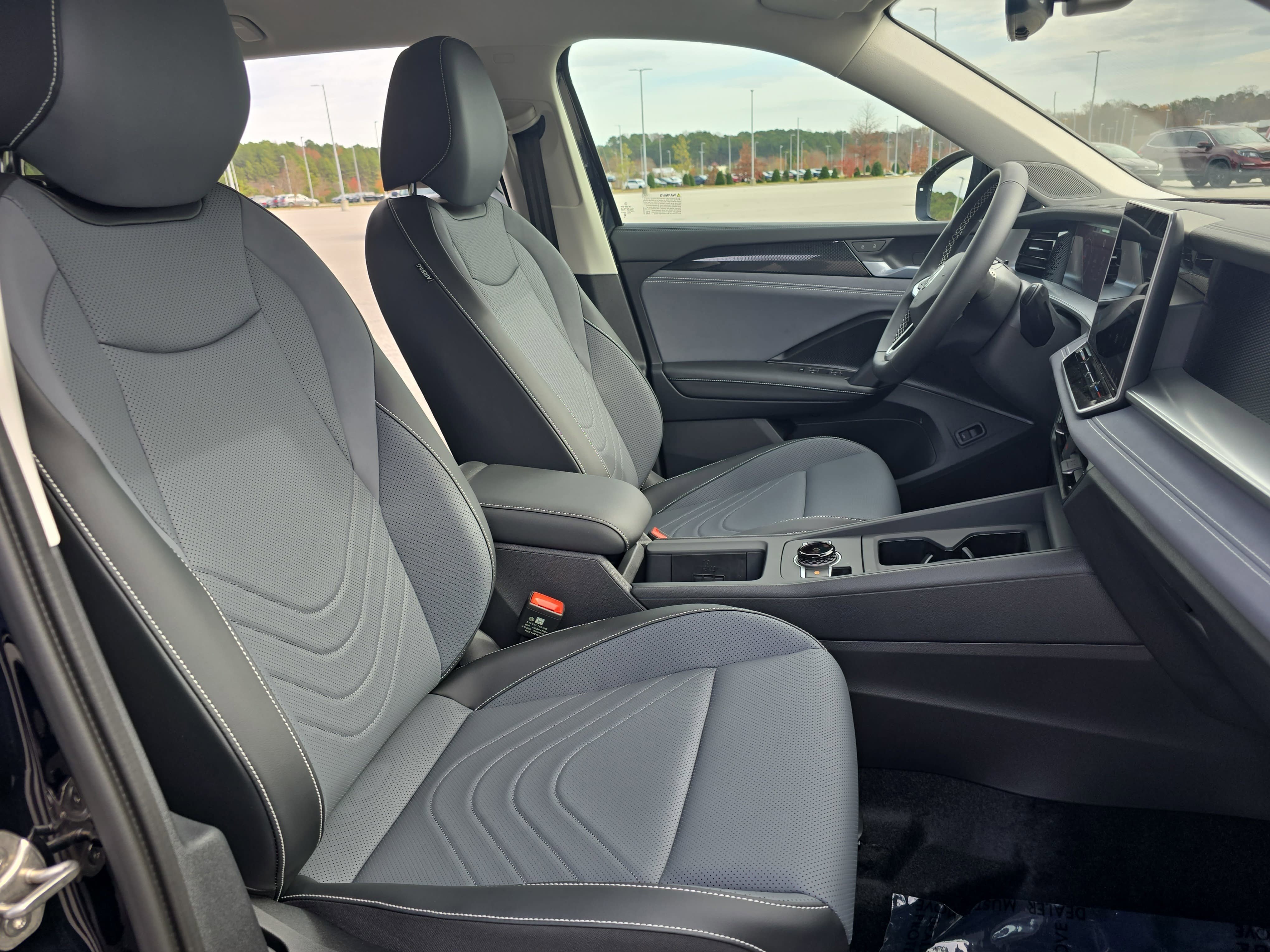 New 2026 Volkswagen Tiguan SE FWD image 10