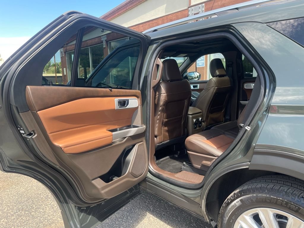 Used 2024 Ford Explorer King Ranch w/ Technology Package AWD/4WD image 15