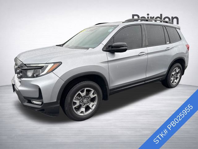 Used 2023 Honda Passport TrailSport image 3
