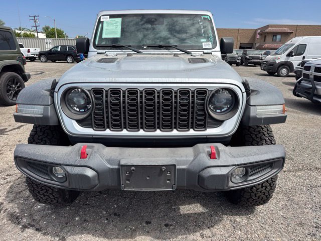 Used 2024 Jeep Wrangler Unlimited Rubicon AWD/4WD image 2