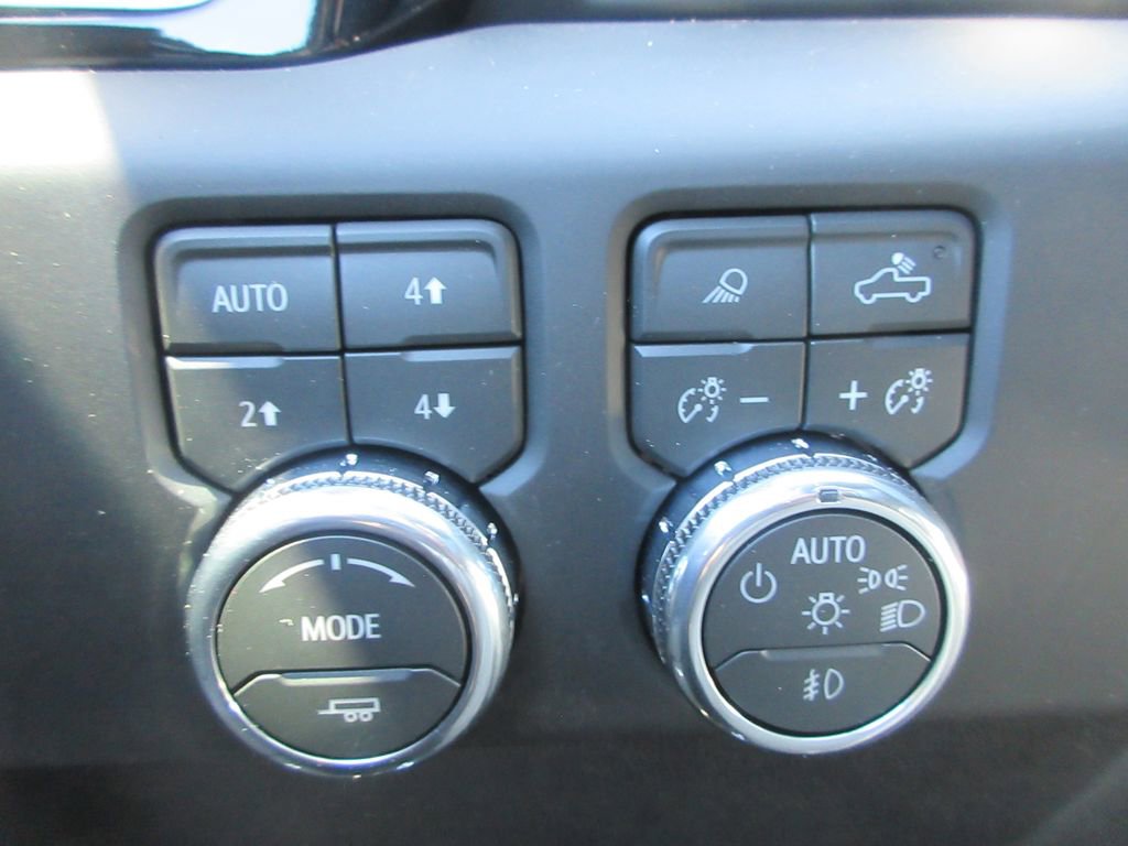 New 2026 GMC Sierra 3500 AT4 w/ AT4 Premium Plus Package AWD/4WD image 17