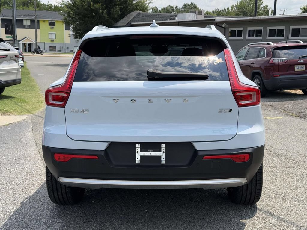 Used 2024 Volvo XC40 B5 Core AWD/4WD image 21