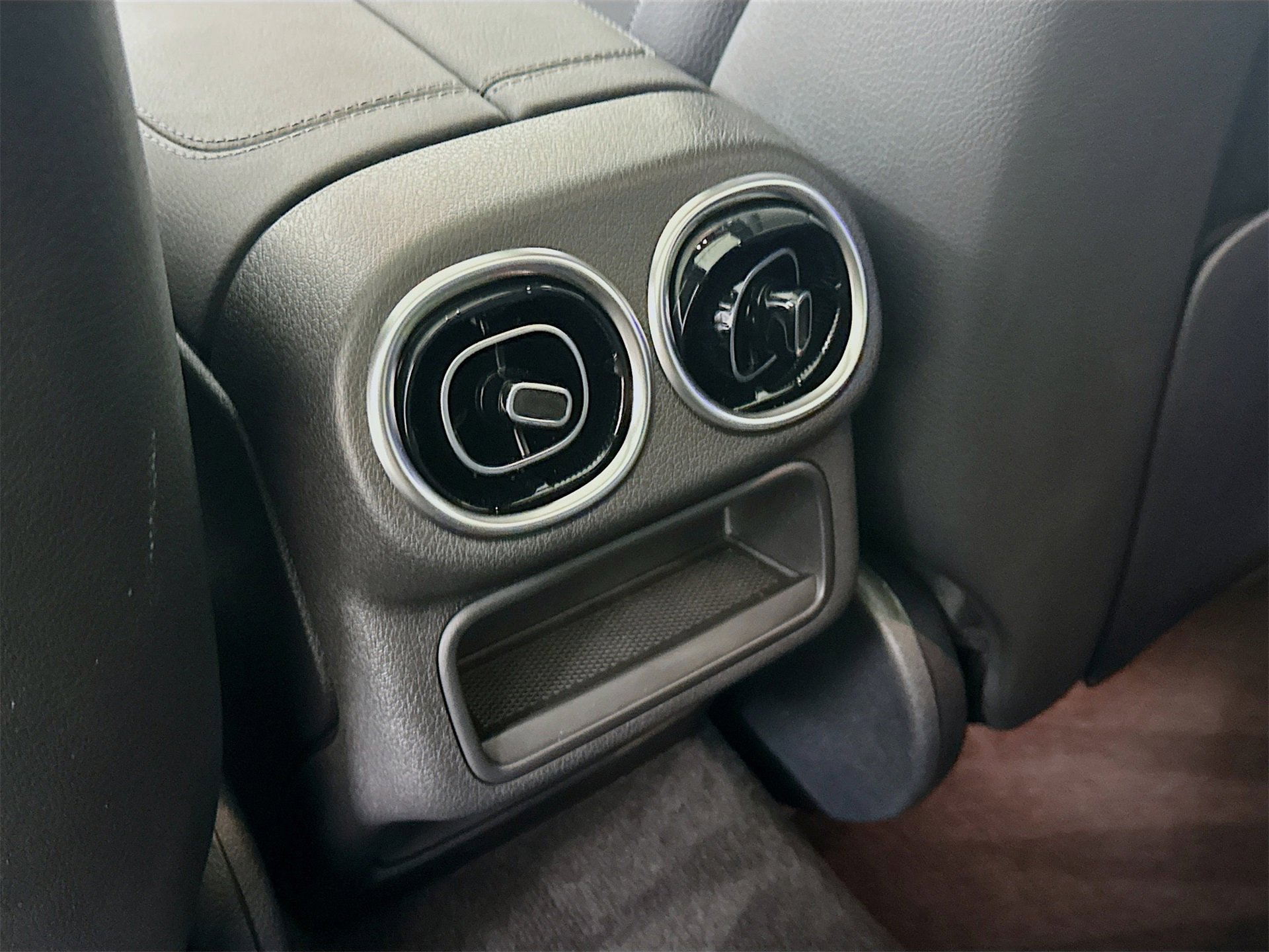 Used 2025 Mercedes-Benz GLC 300 image 26