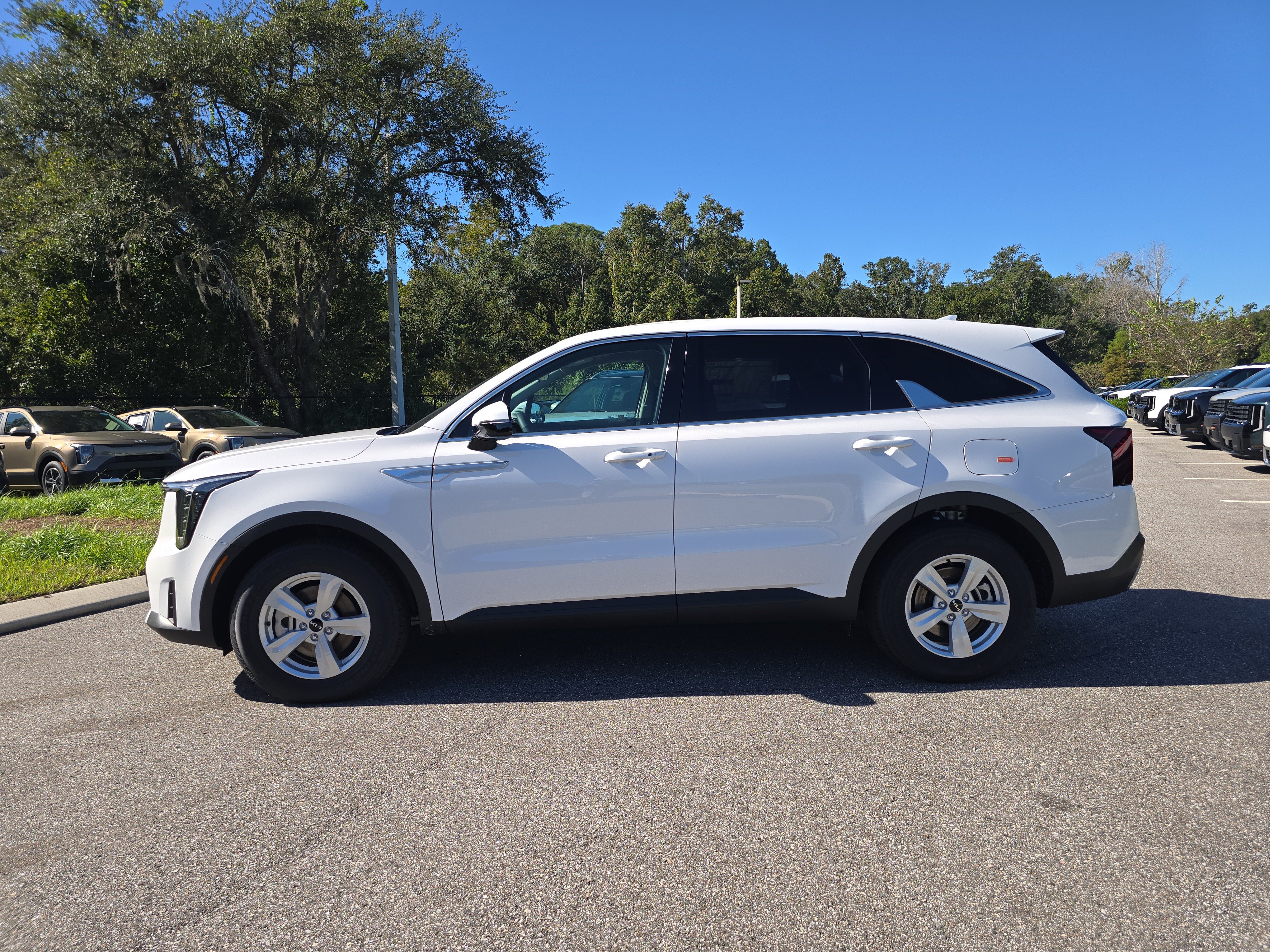 New 2026 Kia Sorento LX FWD image 5