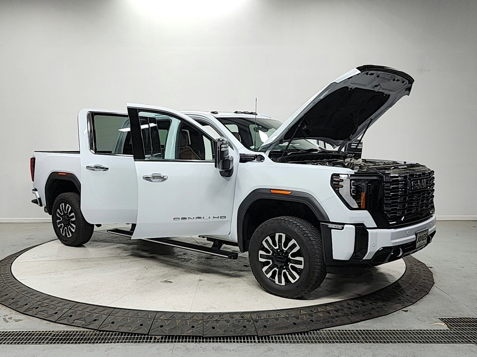 Used 2026 GMC Sierra 2500 Denali Ultimate image 9