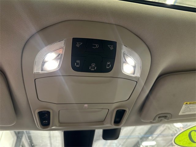 Used 2020 Chrysler Pacifica Limited image 32