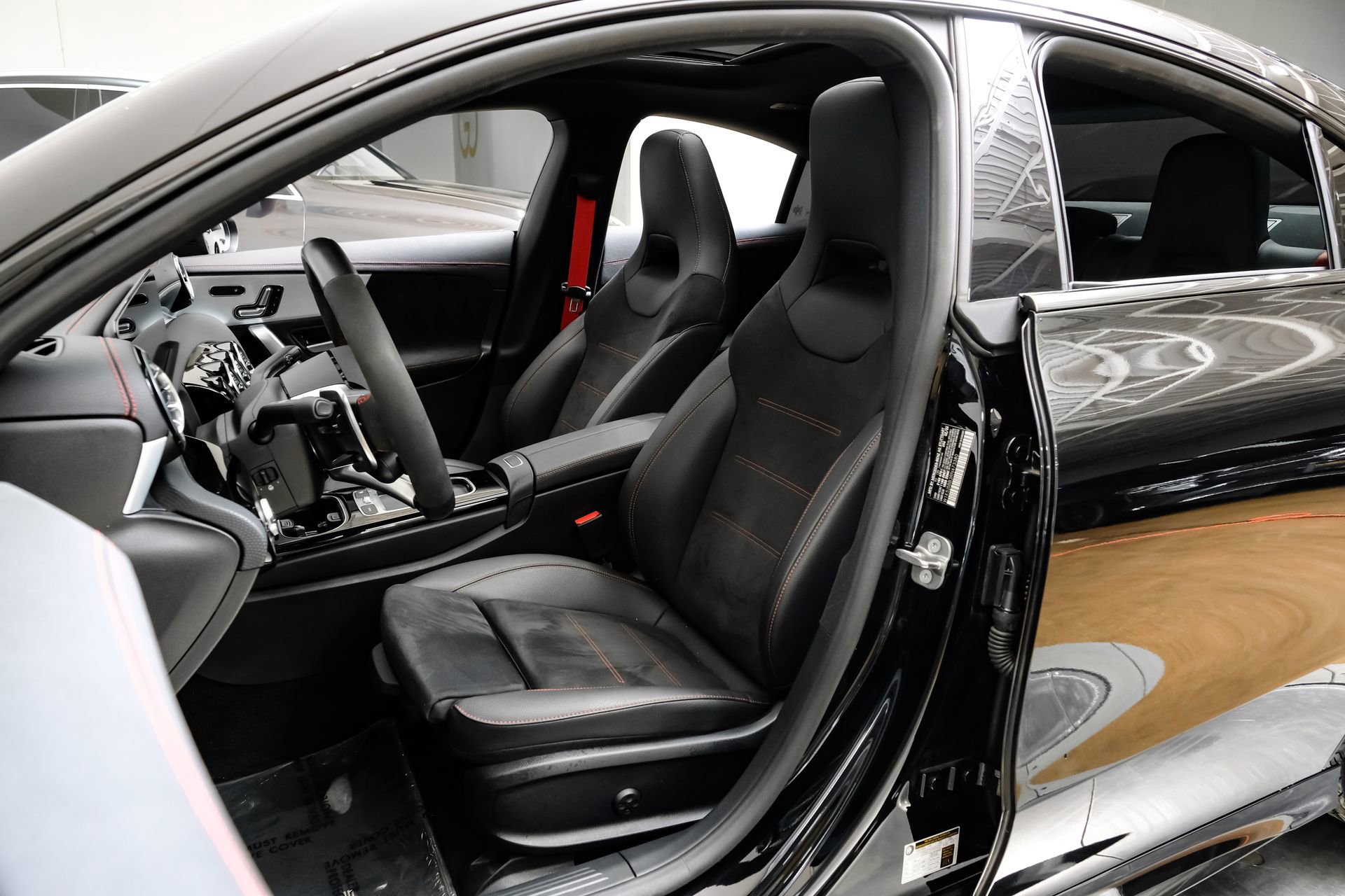 Used 2024 Mercedes-Benz CLA 35 AMG 4MATIC image 33