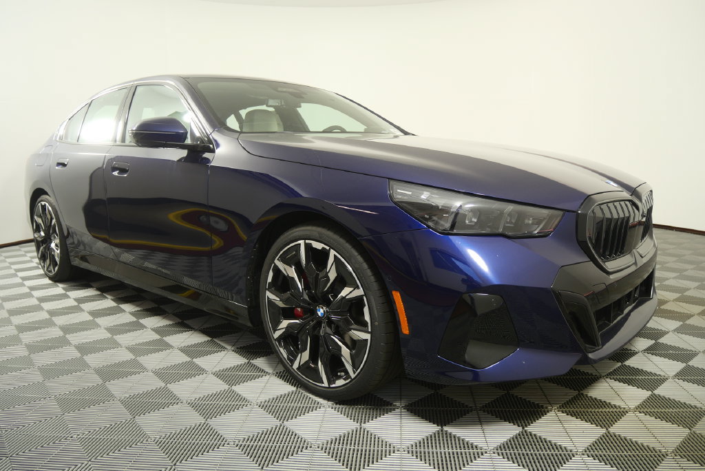 Used 2026 BMW 530i w/ Executive Package RWD image 7