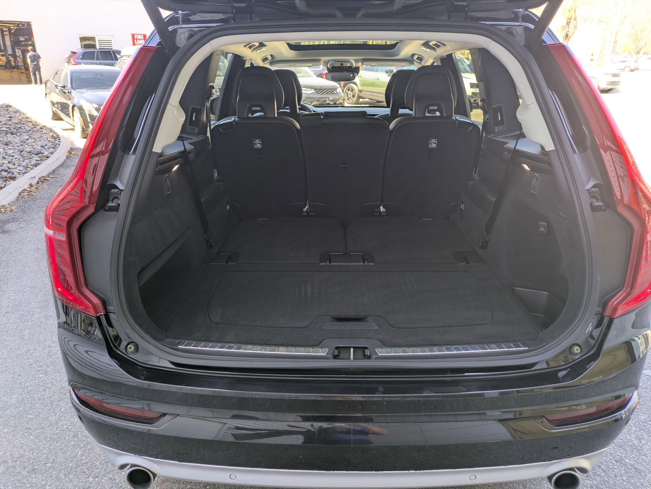 Used 2018 Volvo XC90 T5 Momentum w/ Convenience Package image 30