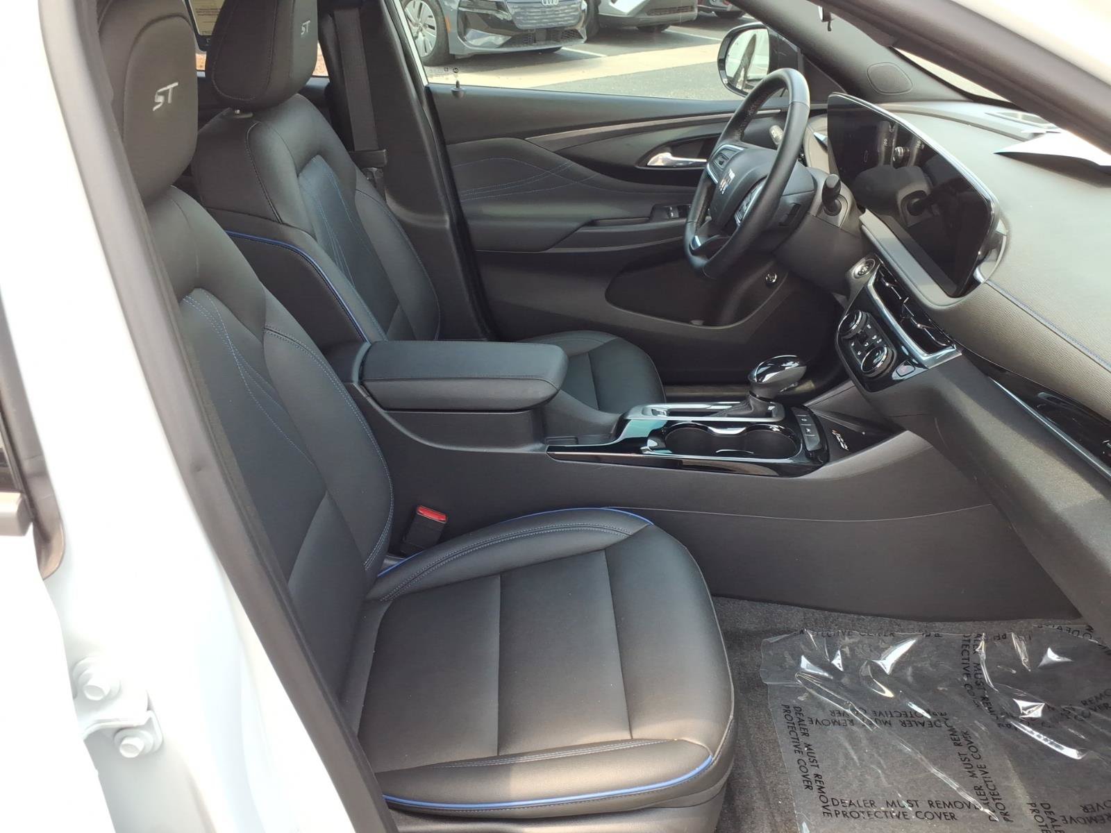 Used 2024 Buick Envista Sport Touring w/ Convenience I Package FWD image 10