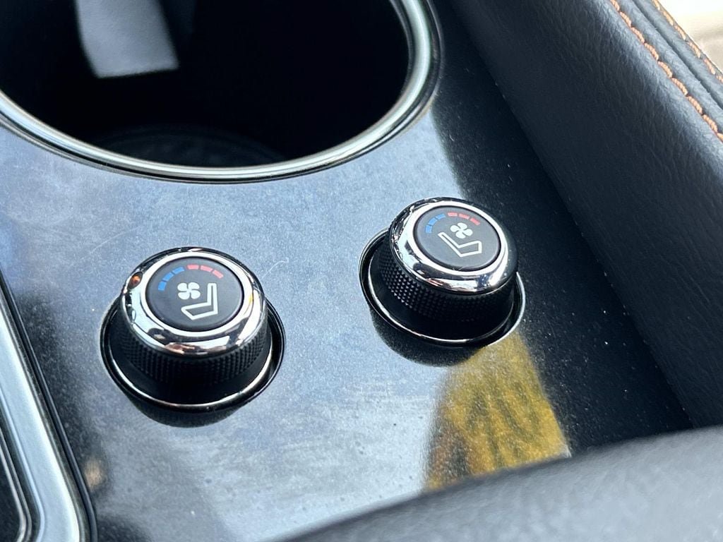 Certified 2022 Nissan Maxima SR w/ Sport Mat Group FWD image 28