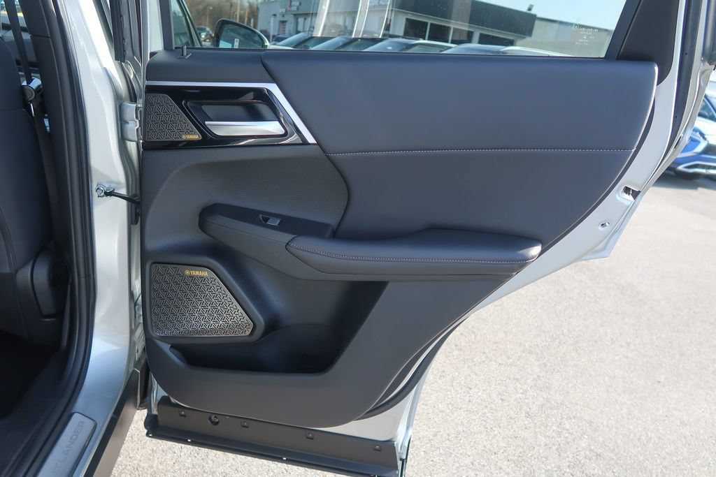 New 2026 Mitsubishi Outlander SE AWD/4WD image 17