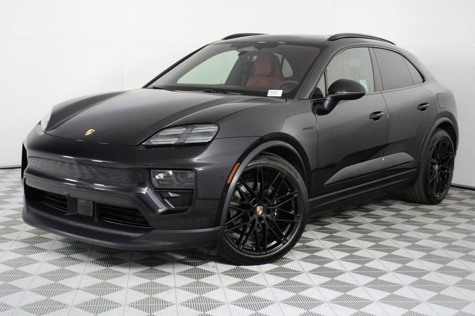 Certified 2025 Porsche Macan 4 Electric image 1