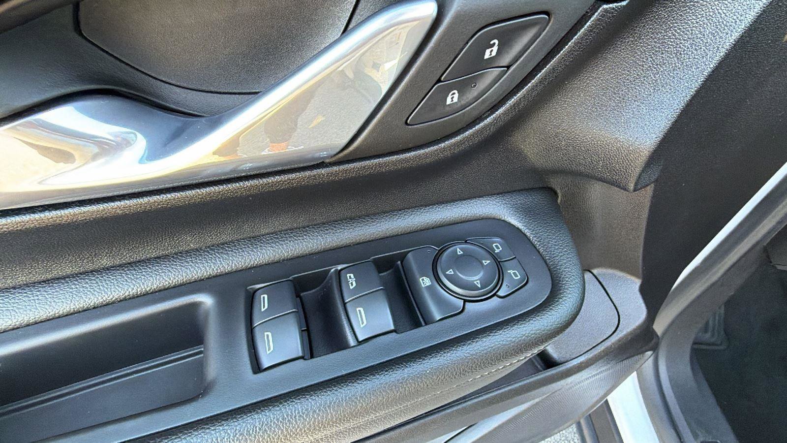 Used 2024 GMC Terrain SLE image 22