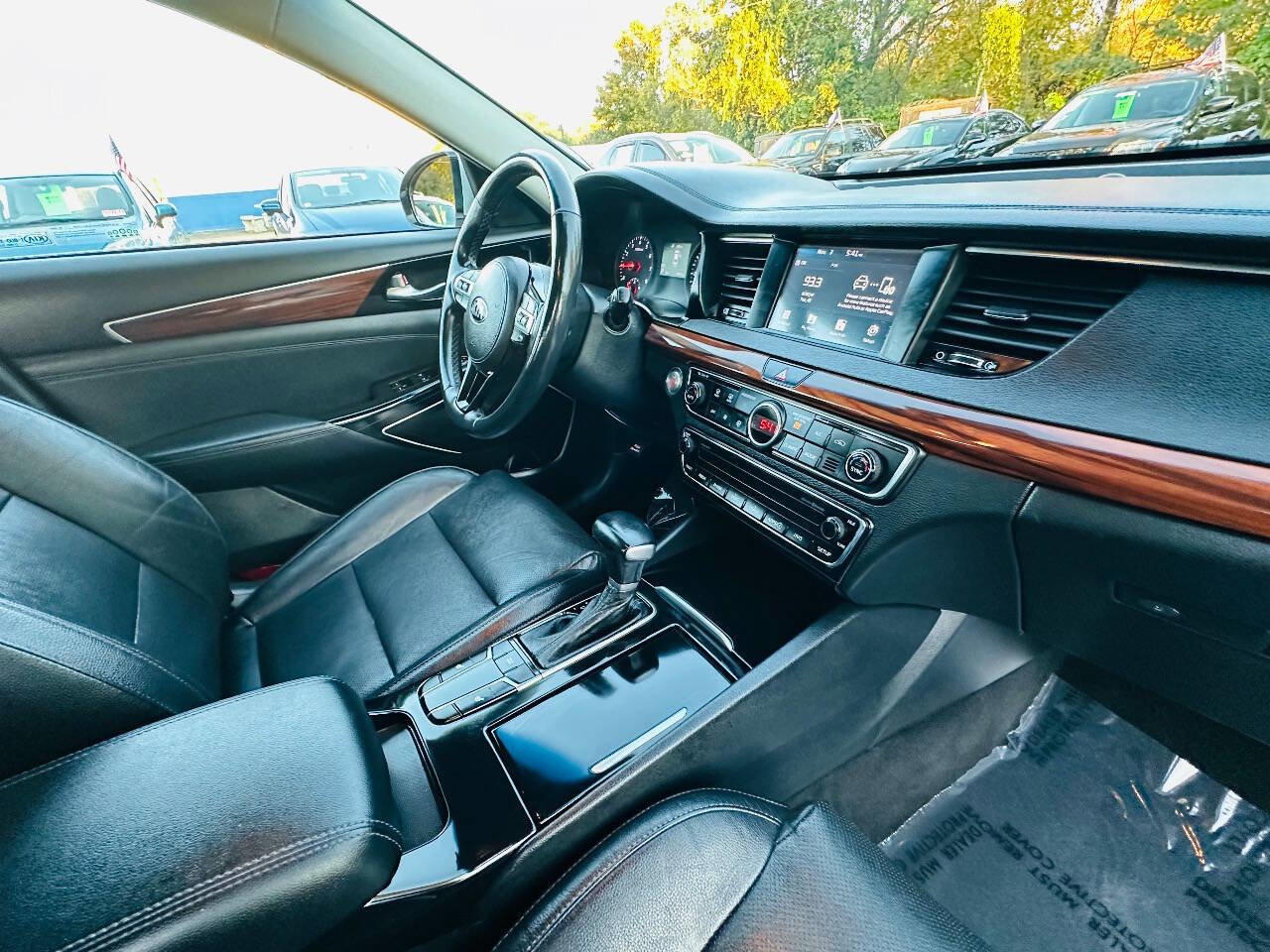 Used 2018 Kia Cadenza Premium image 28