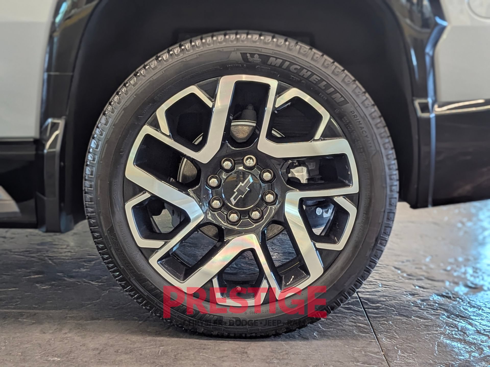 Used 2025 Chevrolet Silverado EV RST AWD/4WD image 15