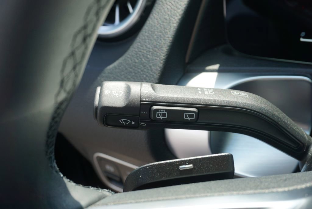 New 2025 Mercedes-Benz GLB 250 4MATIC image 29